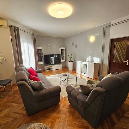 Apartment Tigo - 2 Bedrooms, 2 Bathrooms, Terrace And Big Garden Fažana エクステリア 写真