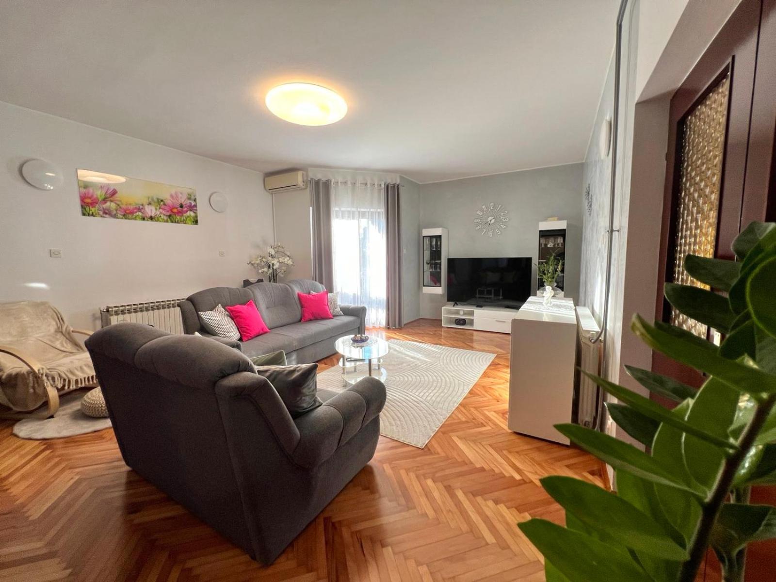 Apartment Tigo - 2 Bedrooms, 2 Bathrooms, Terrace And Big Garden Fažana エクステリア 写真
