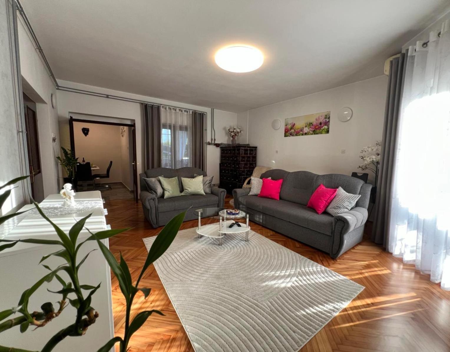 Apartment Tigo - 2 Bedrooms, 2 Bathrooms, Terrace And Big Garden Fažana エクステリア 写真